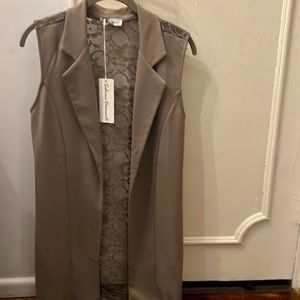 Women’s Solid Front/Lace Back Vest w/Lapels-NWT